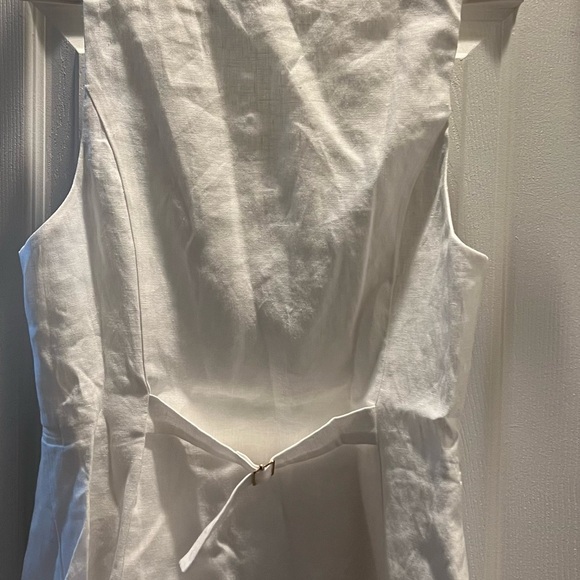 Brand New Never Worn Reformation Aspen Linen Top. - Picture 8 of 8